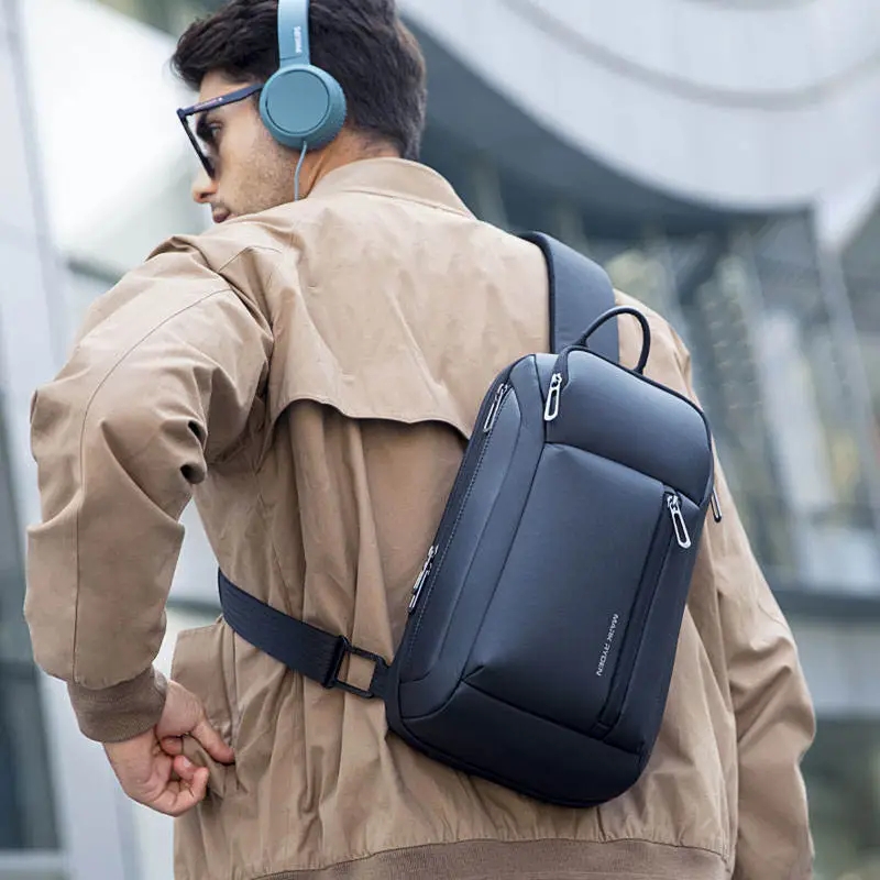 Mark Ryden Borsa da petto mult - Phone Accessories Men recensione e prezzo